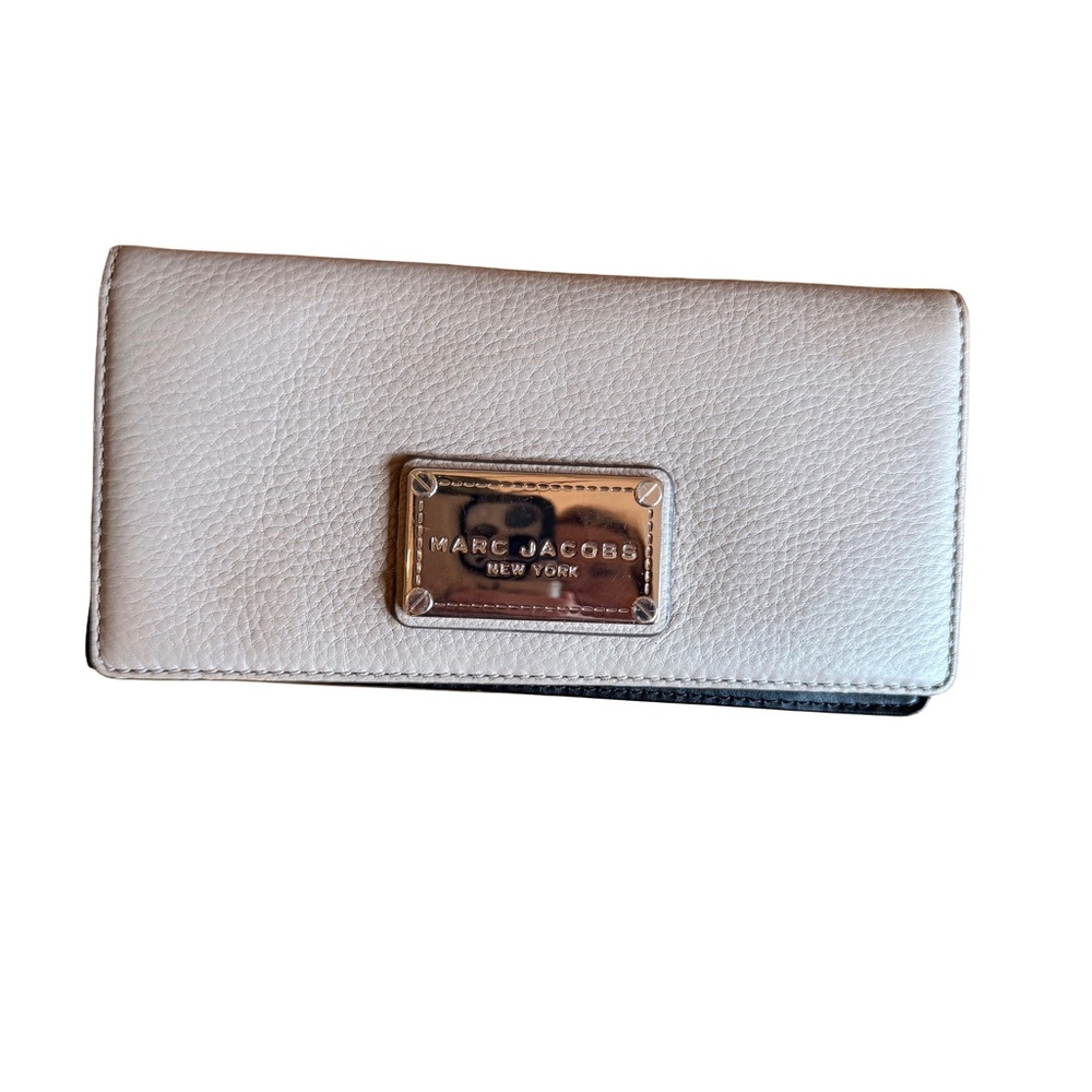 Marc Jacobs Light Gray Pebbled Leather Wallet